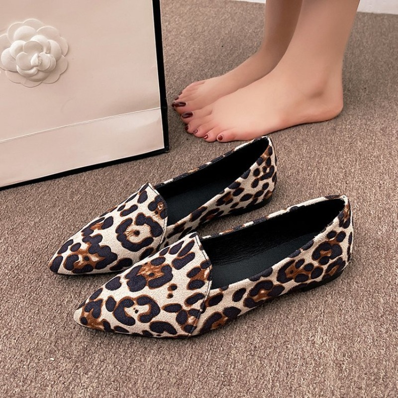 Loafer Flat Women - حذاء نسائي مسطح بتصميم مدبب من