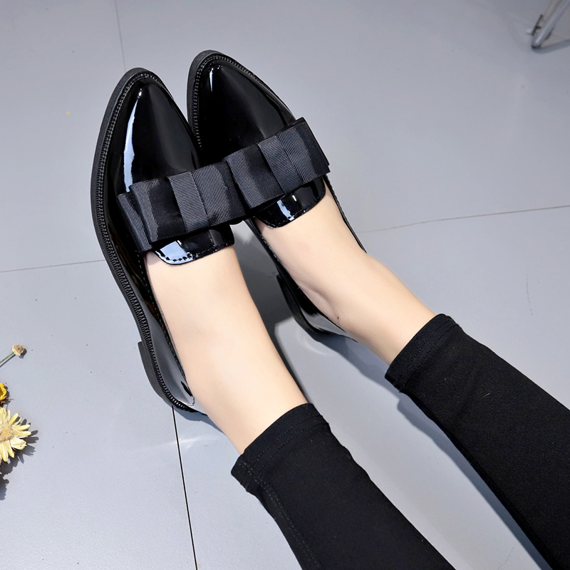 أحذية مسطحة سوداء/حمراء داكنة  - مراجعة Loafer Flat Women وسعره