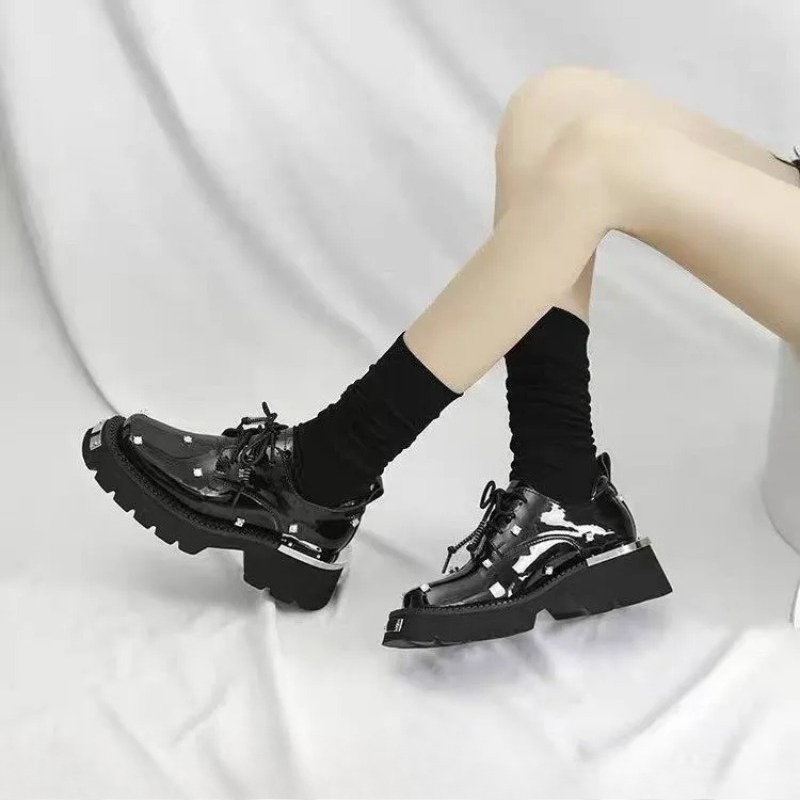 أحذية نسائية بدون كعب كريستال  - مراجعة Women Shoes Sneakers وسعره