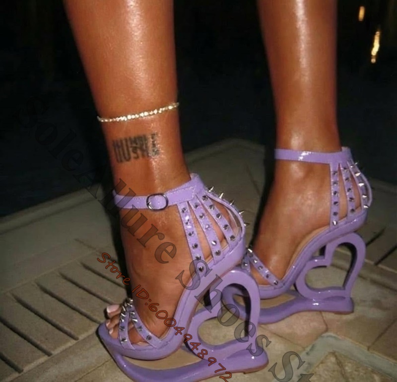صندل وردي فاقع بكعب ويدج، مزين - مراجعة Ankle Strap Heels وسعره