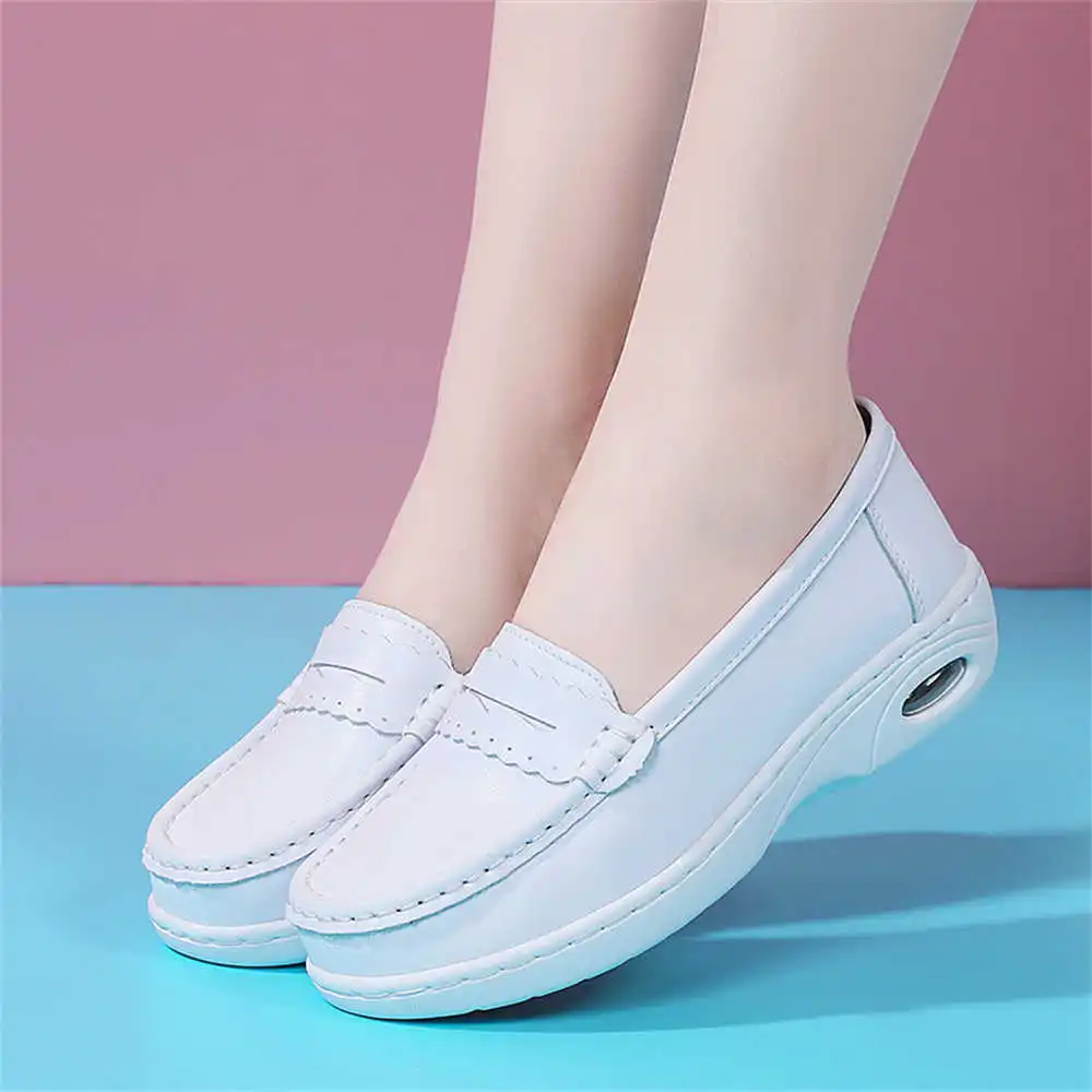 مكتنزة الأبيض وحيد كعب أحذية أ - مراجعة Women Shoes Types وسعره