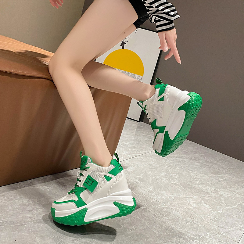 أحذية رياضية نسائية بكعب عالٍ  - مراجعة Women'S Shoes Com وسعره