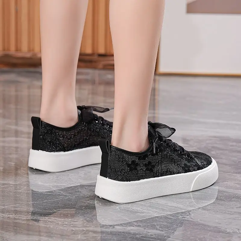​ أحذية رياضية بيضاء غير رسمية - مراجعة Women Shoes Must Have وسعره